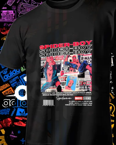 Playera negra con un collage de viñetas en rojo, blanco y negro, encabezado por el texto Spider-Boy.