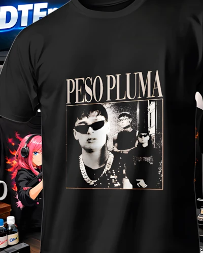 Mockup DTF de Peso Pluma Retrato Doble para publicacion editorial dtf-peso-pluma-playeras